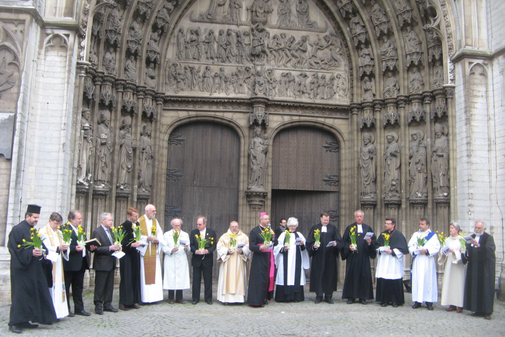 Afgevaardigden van de verschillende kerken komen jaarlijks aan de kathedraal van Antwerpen samen voor een Paaswens 