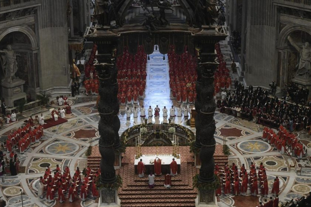 De viering van het patroonsfeest van de H. Petrus en H. Paulus met de zegening van het pallium