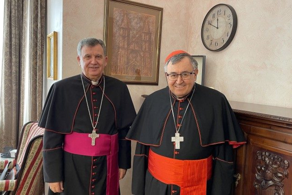 Tomo Vuksic (links) en kardinaal Vinko Puljic (rechts) 