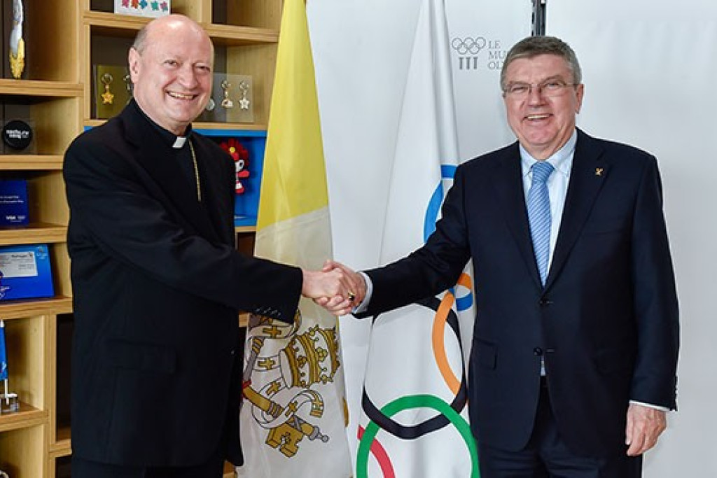 Kardinaal Gianfranco Ravasi en Thomas Bach © IOC Christophe Moratal
