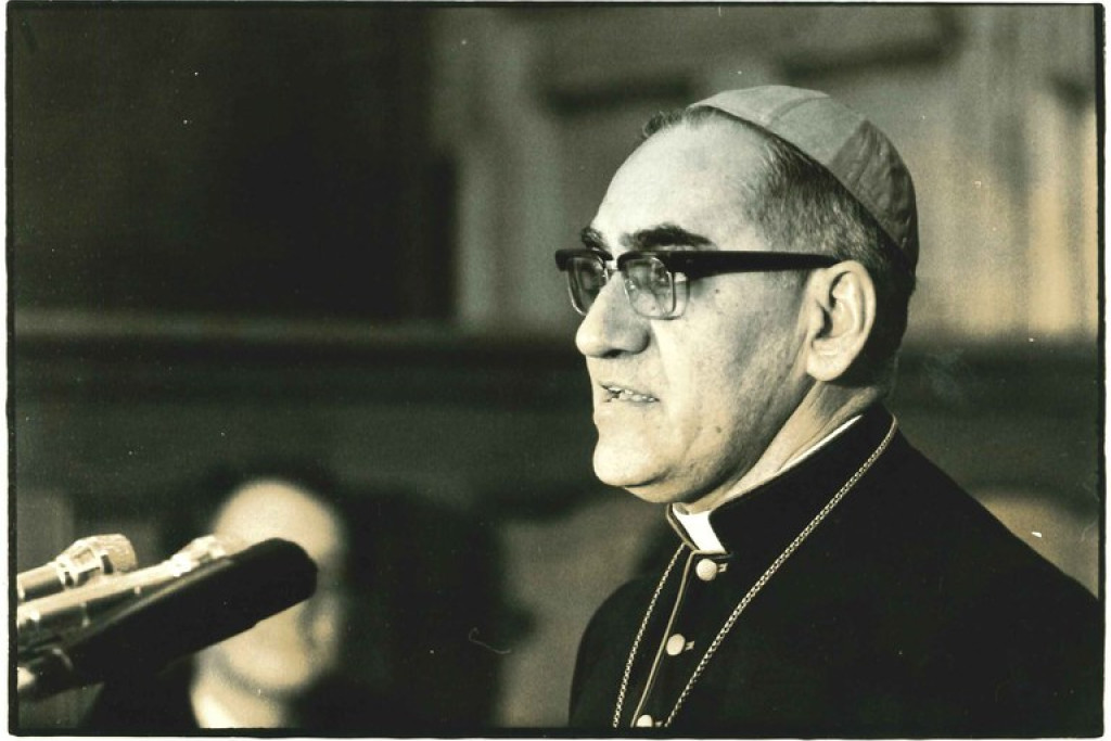Bisschop Romero.