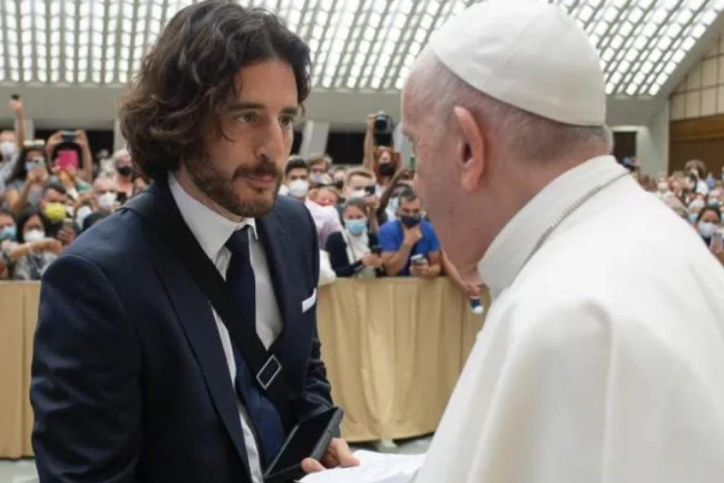 Jonathan Roumie bij paus Franciscus