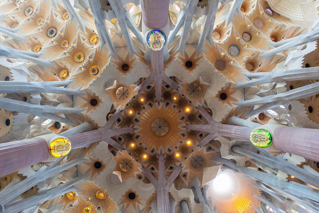 Interieur van de Sagrada Familia