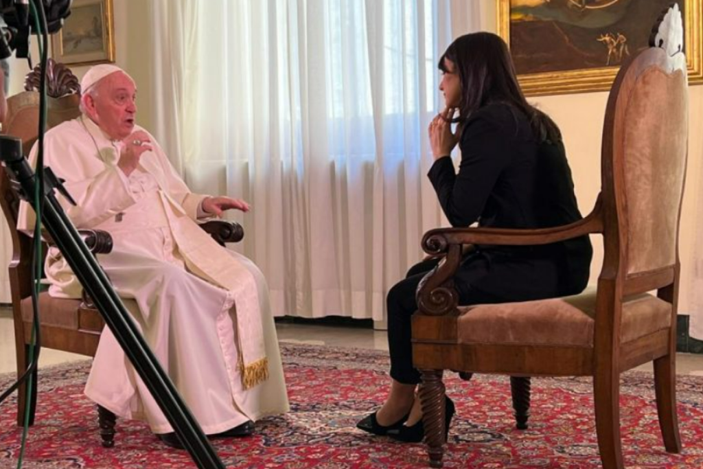 Paus Franciscus in gesprek met Lorena Bianchetti
