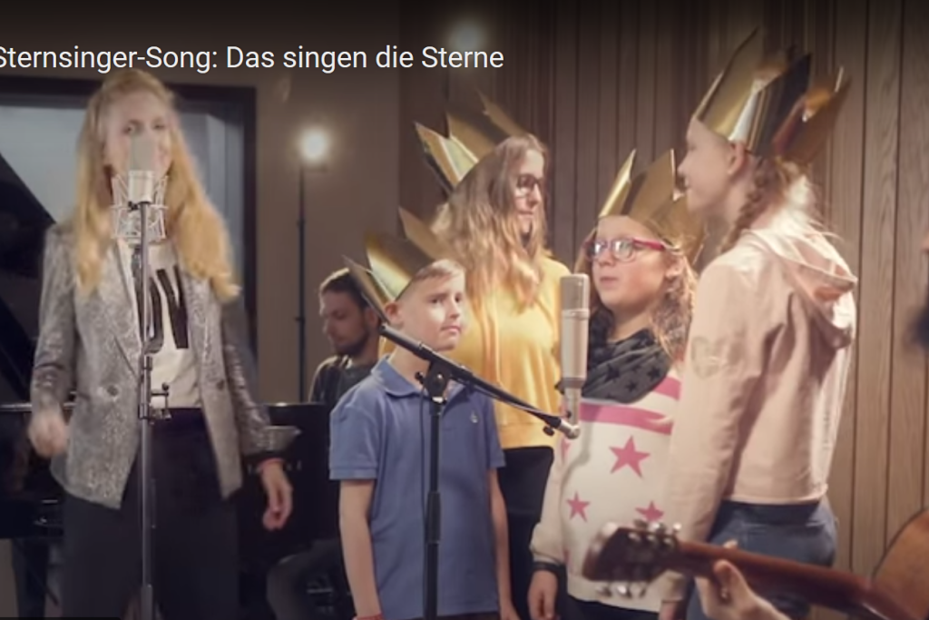 Duitse sterzangertjes hebben een videoclip gemaakt van 'Das singen die Sterne', hun officiële lied voor de actie van 2019
