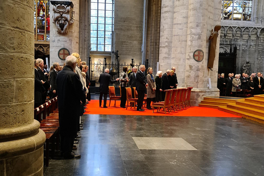 De koninklijke familie tijdens het Te Deum