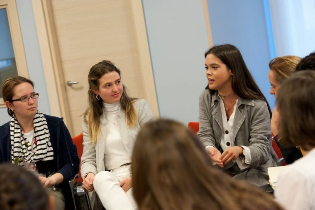Er zijn ook veel debatten en ontmoetingen van studenten
