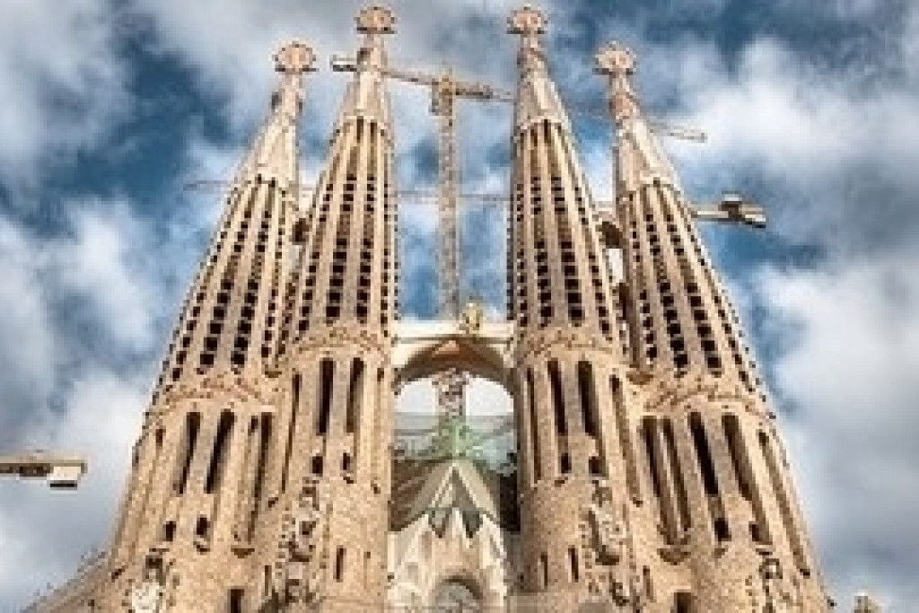 De basiliek van de Sagrada Familia van Gaudi in Barcelona