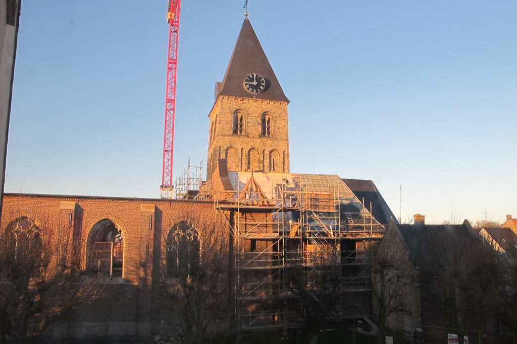 De heropbouw van de Sint-Janskerk in Anzegem
