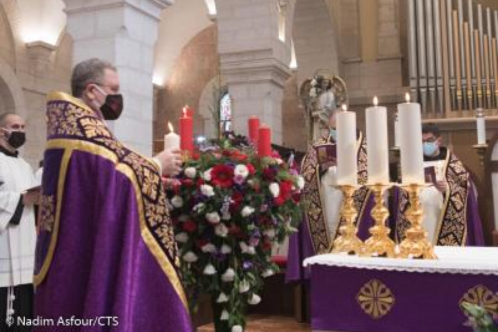 Pater Patton bij de start van de Advent in Bethlehem