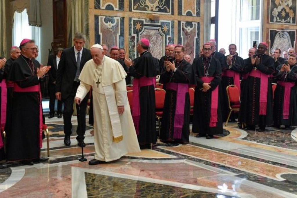 Paus Franciscus neemt deze maand de tijd om de nieuwe bisschoppen te laren kennen