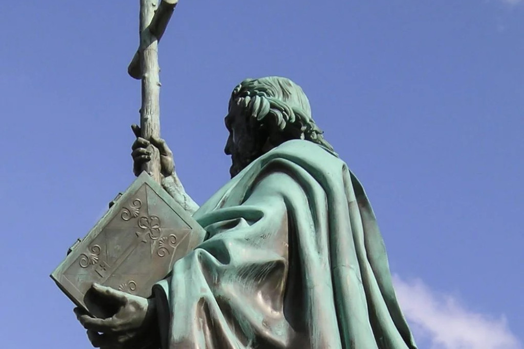 Standbeeld van de H. Bonifatius in Fulda