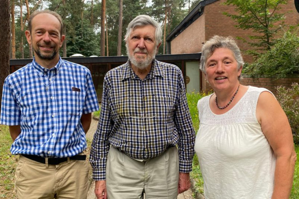 Pater Eric Mattheeuws, pater Pierre de Béthune en Anne Chevalier van de 'Groep Reflectie en Onderscheiding' 