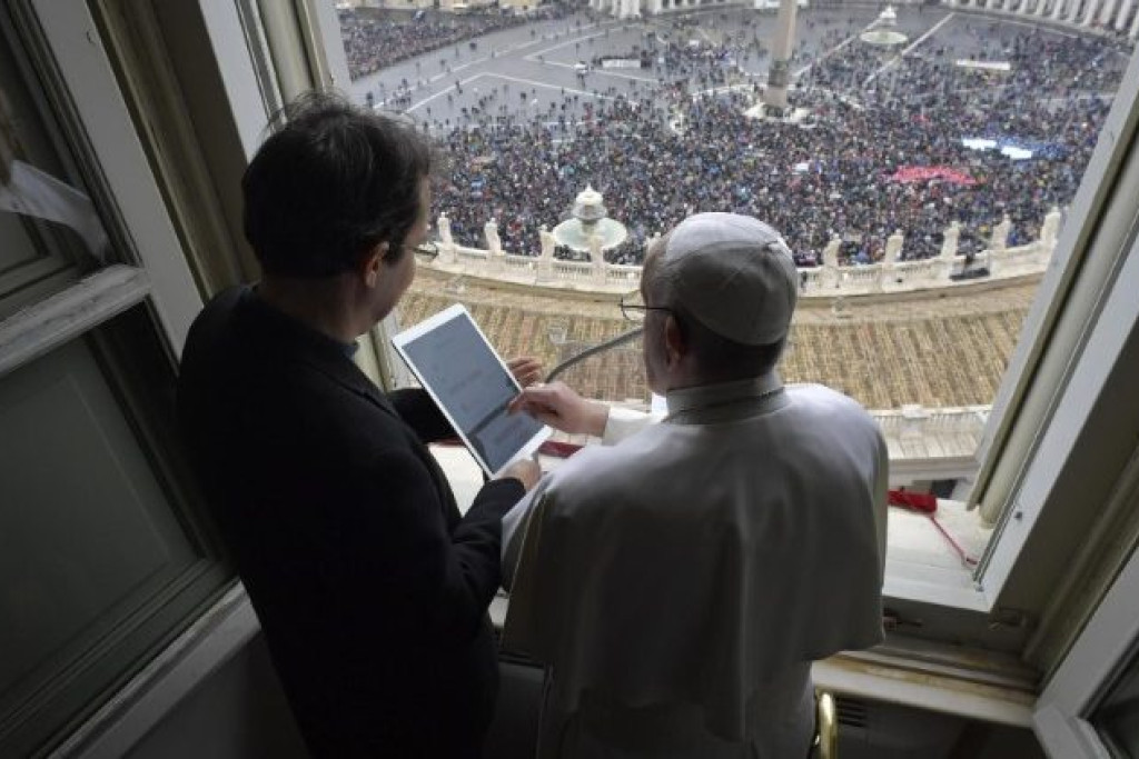 Paus Franciscus lanceert de app Click To Pray