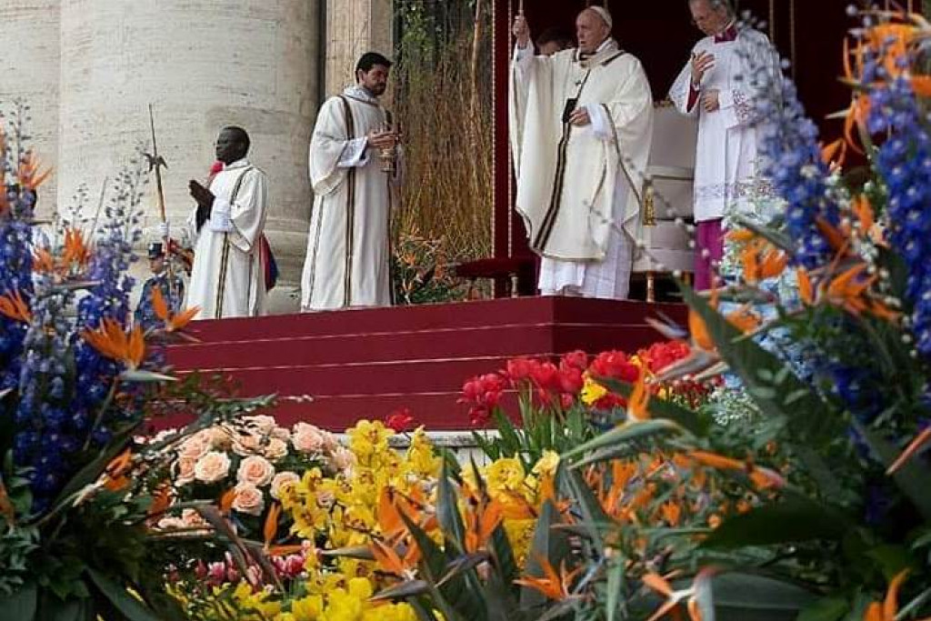 Vorig jaar werd 30 ton bloemen naar Rome gebracht