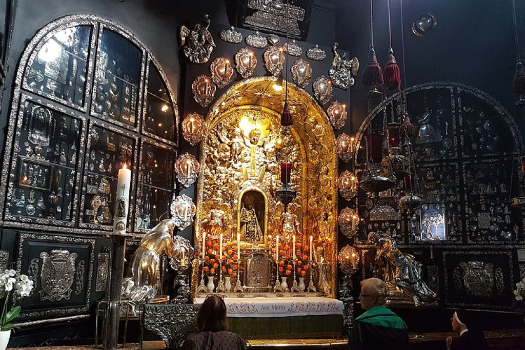 De genadekapel met het Mariabeeld in Altötting