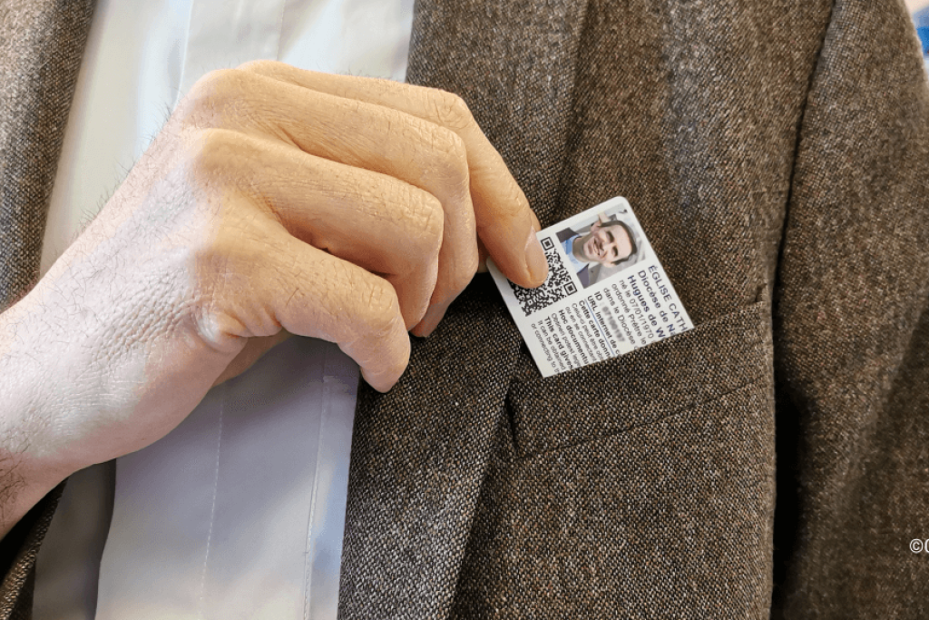 Franse priesters krijgen een digitaal id