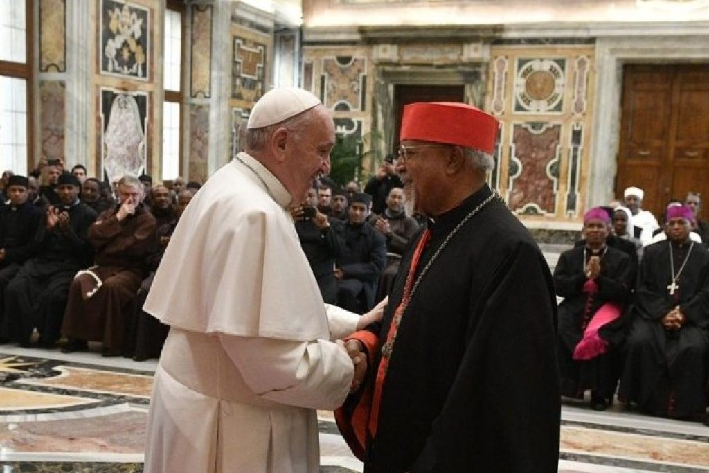 Kardinaal-aartseparch Berhaneyesus Demerew Souraphiel en paus Franciscus