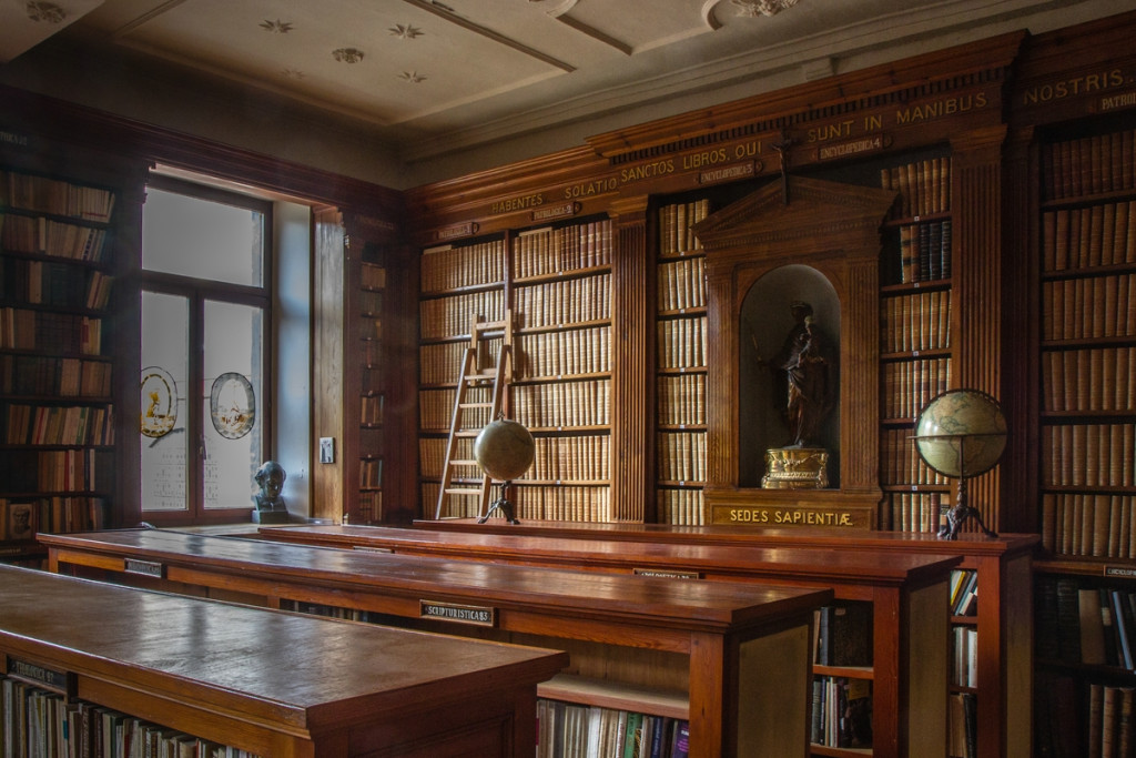 De bibliotheek van het karmelietenklooster in Gent