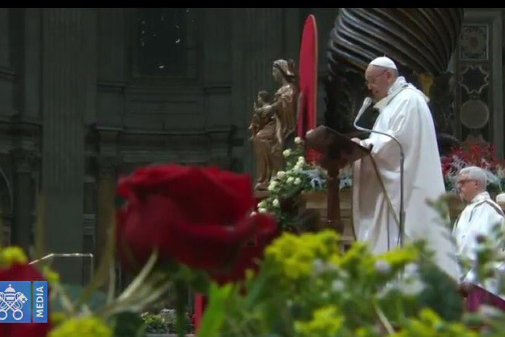 Paus Franciscus tijdens de middernachtmis