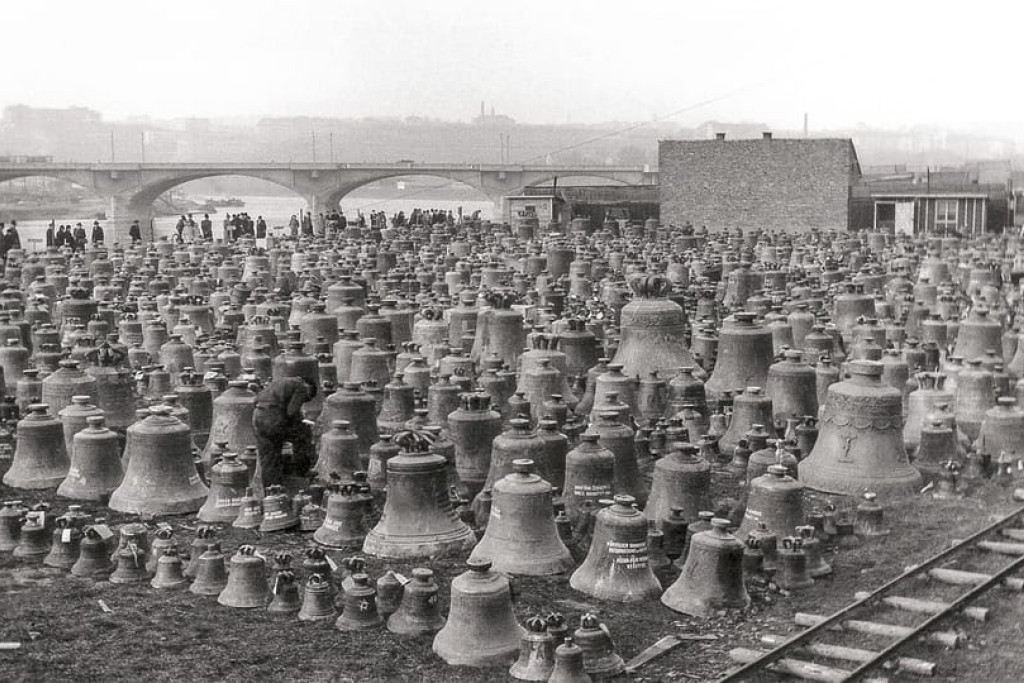 De nazi's verzamelden duizenden klokken op het Rohanský-eiland