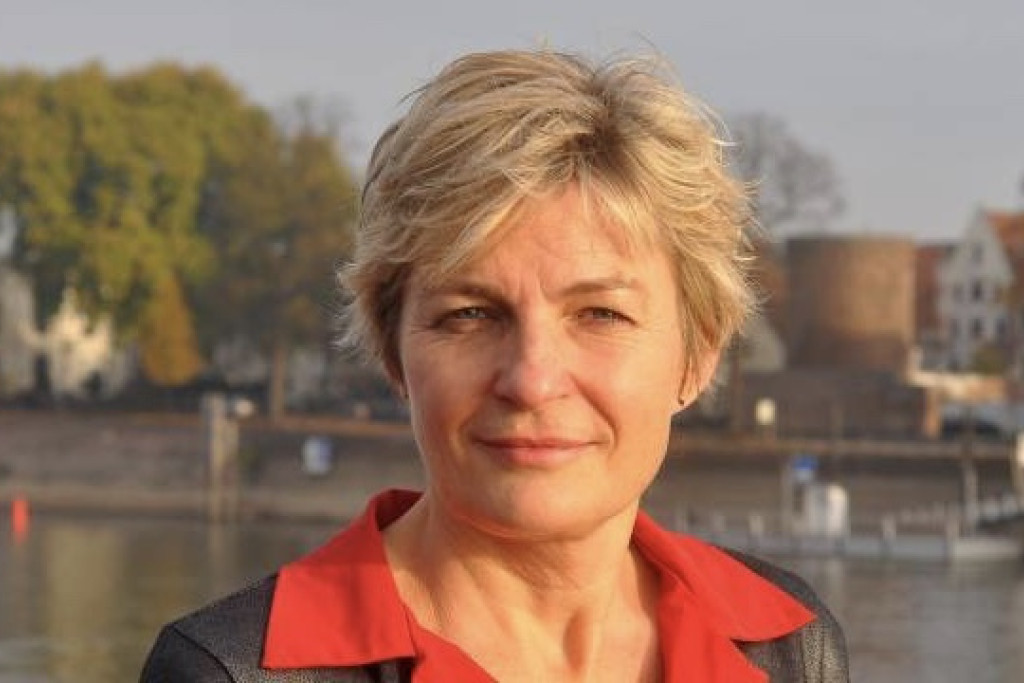 Laetitia van der Lans 