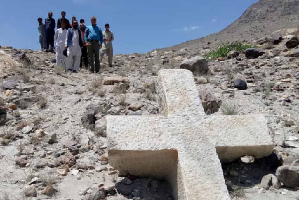1.200 jaar oud kruis in Pakistan