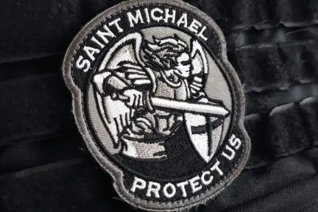 Het embleem van de aartsengel MIchael