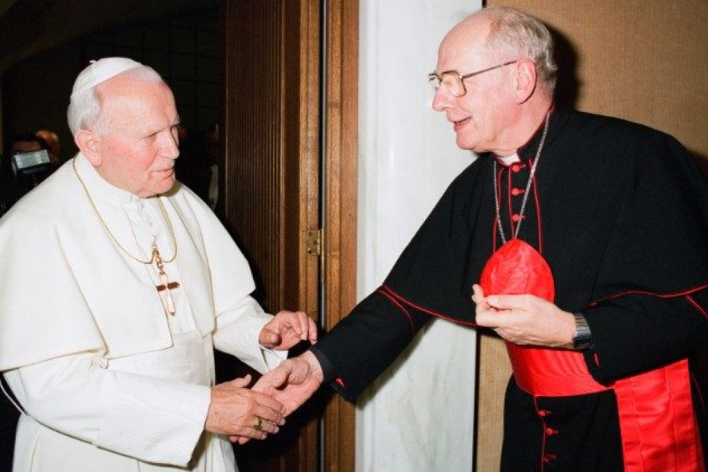 Kardinaal Simonis bij paus Joannes Paulus II in 1985