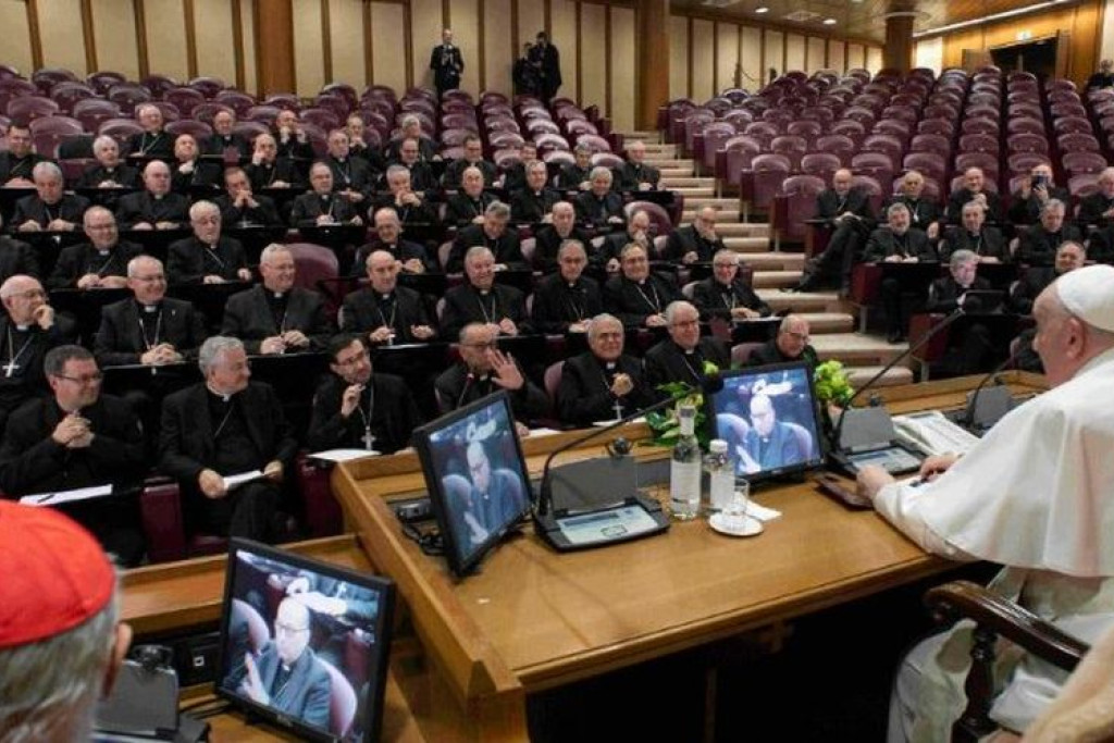 Paus Franciscus met de Spaanse bisschoppen