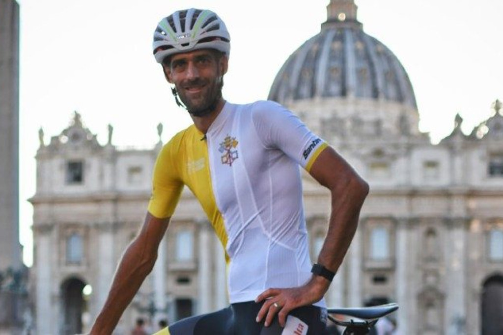 Rien Schuurhuis van het Vatican Cyclieng Team