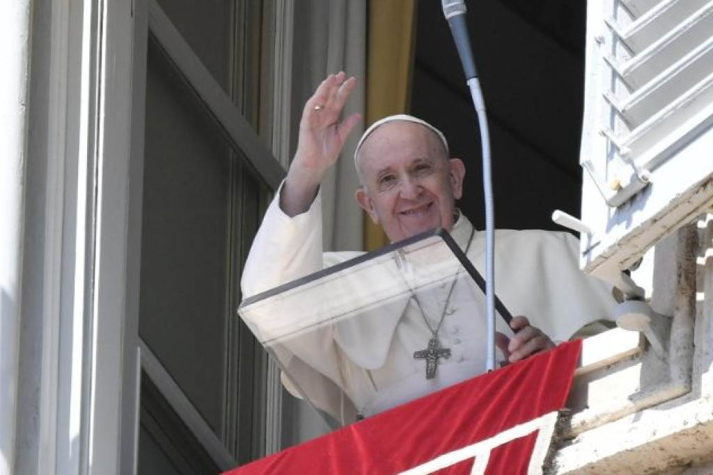 Paus Franciscus tijdens het Angelusgebed