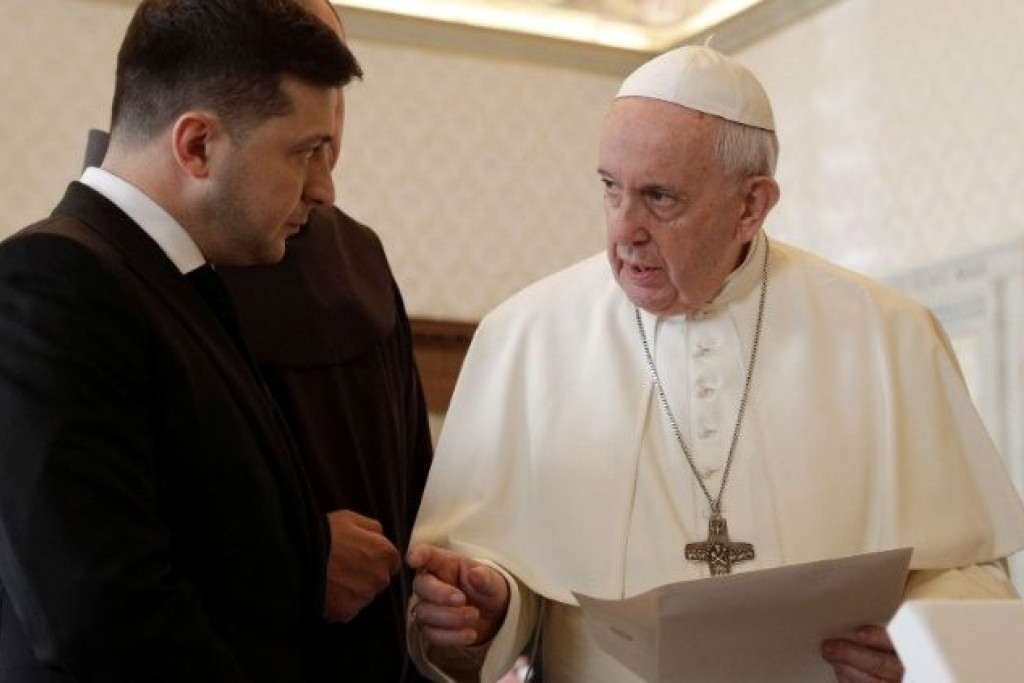 De Oekraïense president Volodimir Zelensky en paus Franciscus in februari 2020